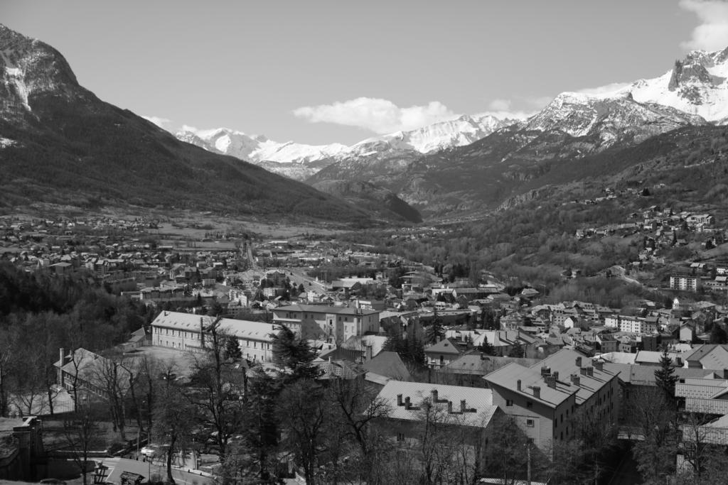 Auberge De La Paix Briançon Kültér fotó